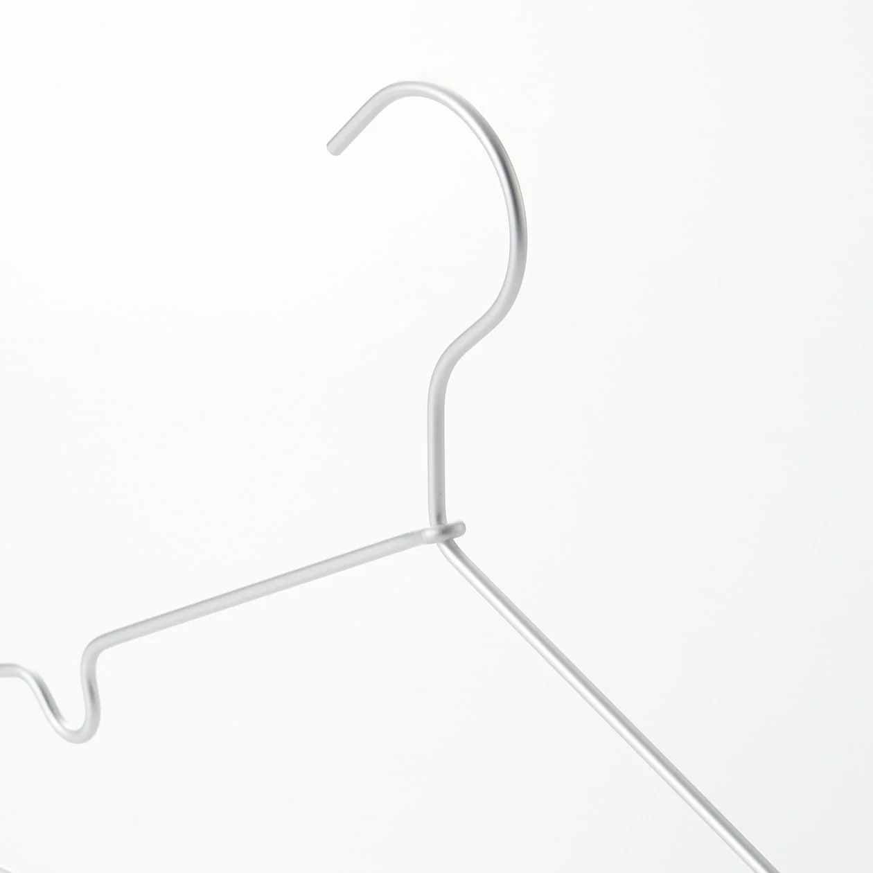 Aluminium Clothes Hanger with Notches - 42cm (3 Pack) - Image 3