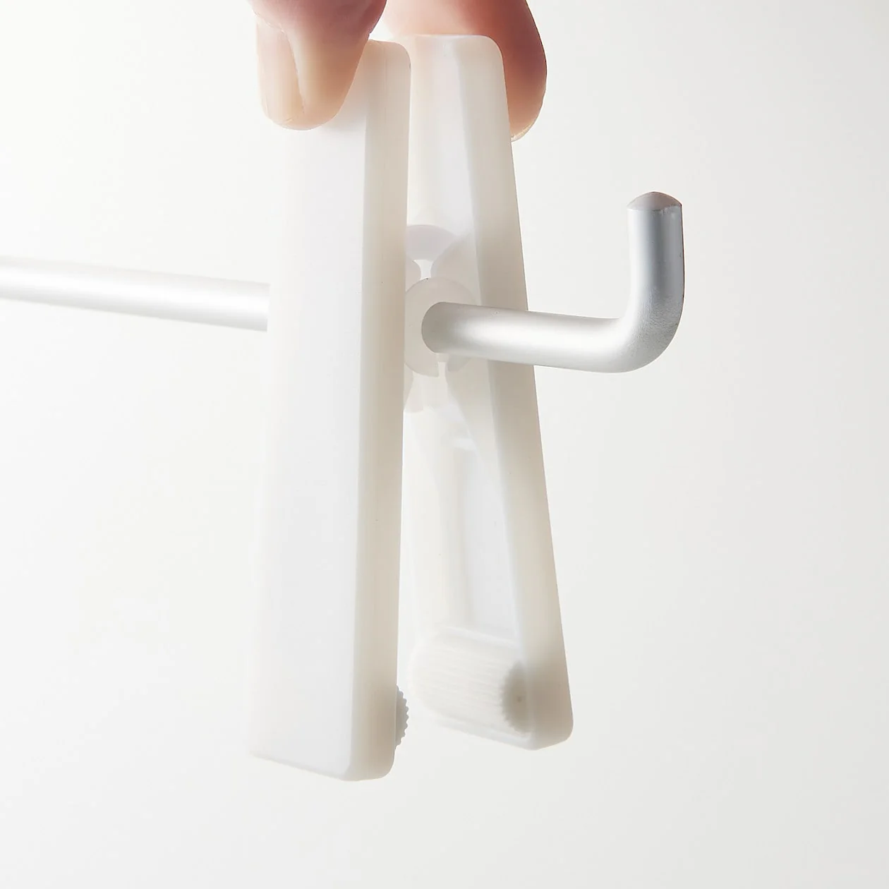 Aluminium Hanger for Pants & Skirts - 1 Tier - Image 7