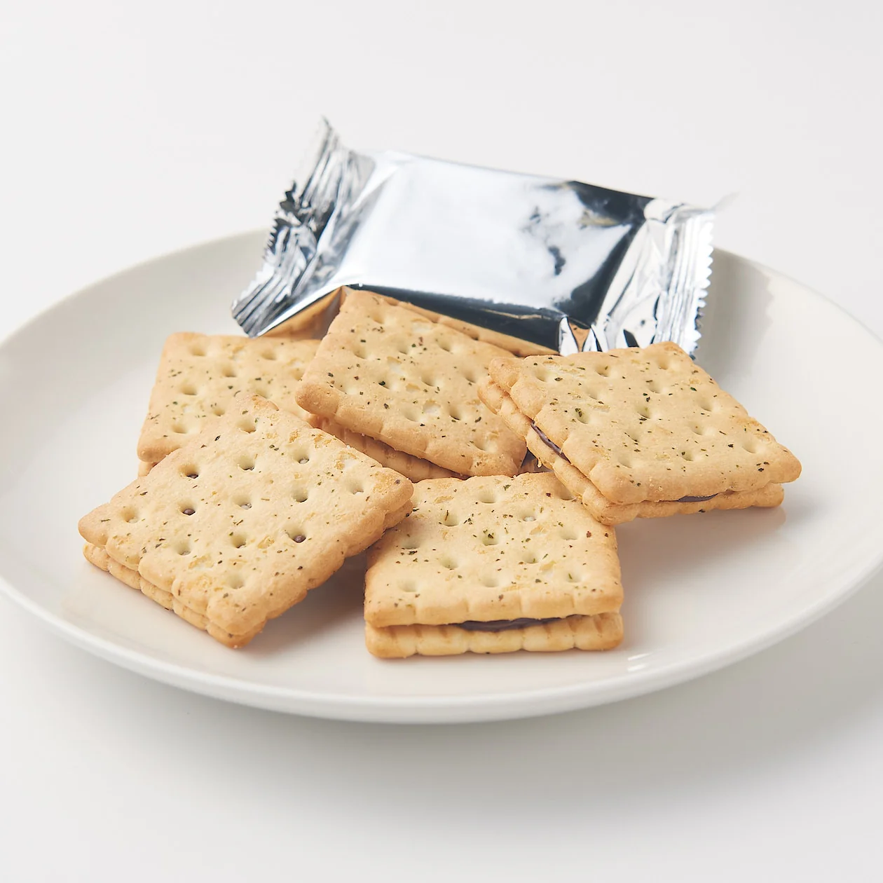 Chocolate Cream Sandwich Crackers (12 pcs)