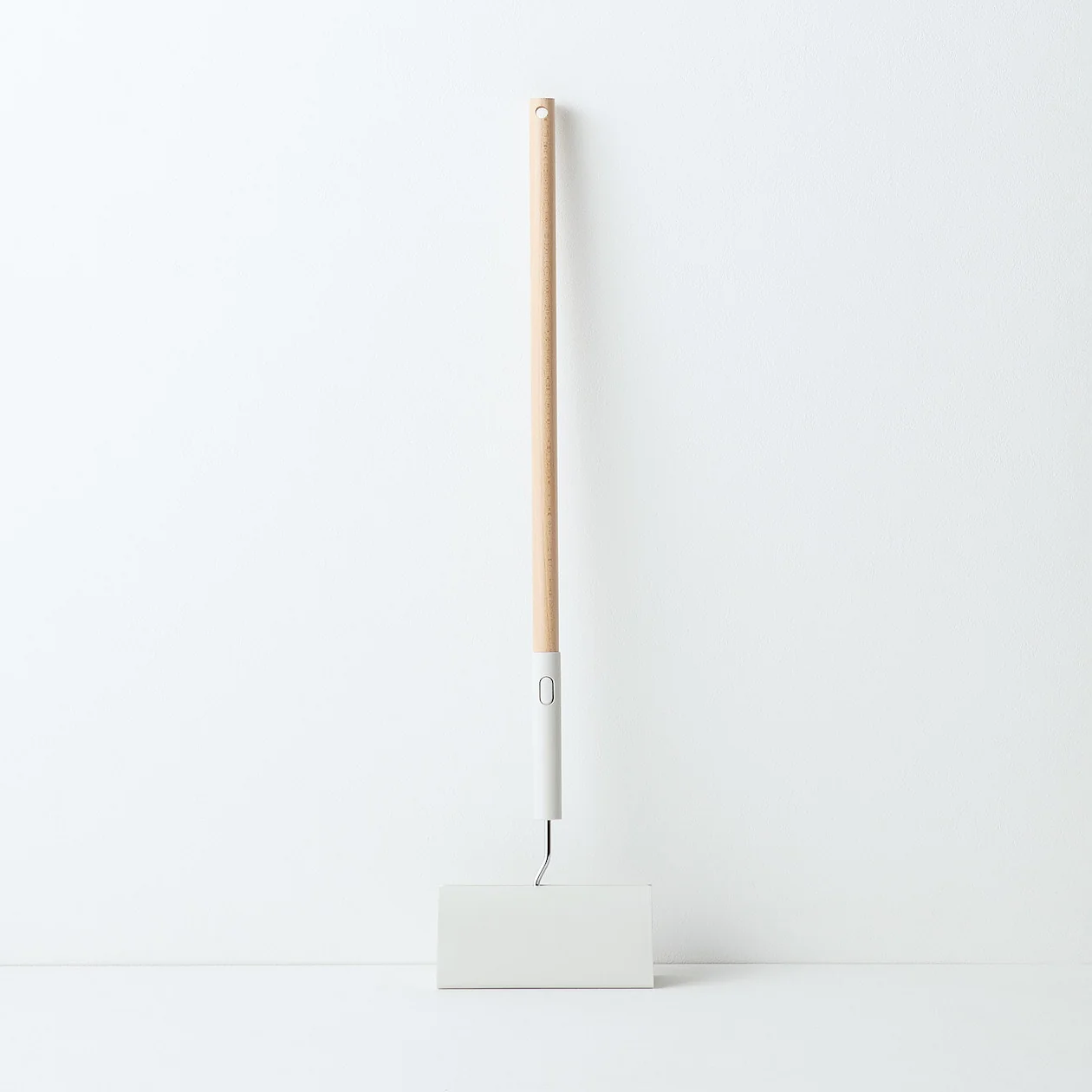 Cleaning System - Wooden Short Pole - Image 4