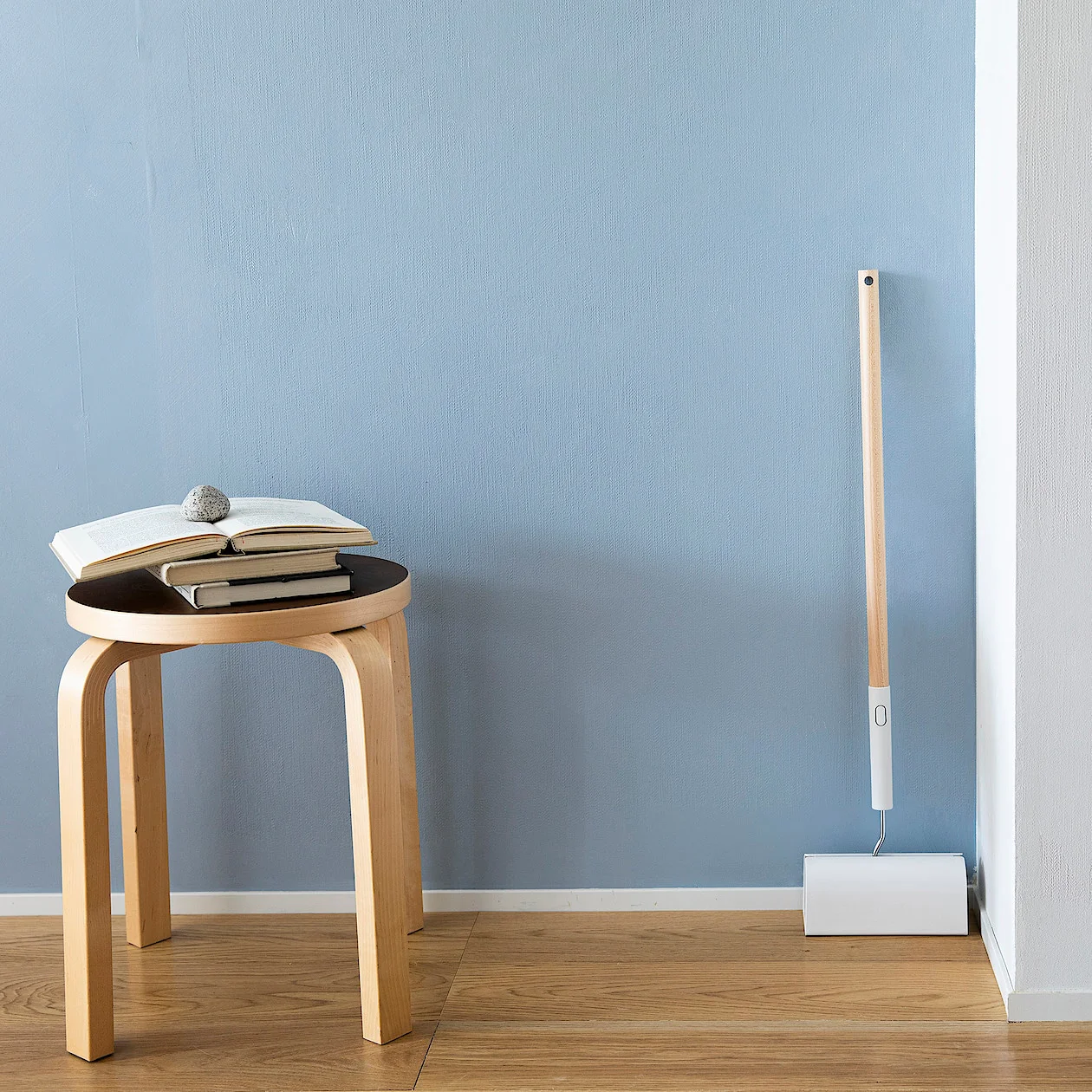 Cleaning System - Wooden Short Pole - Image 5