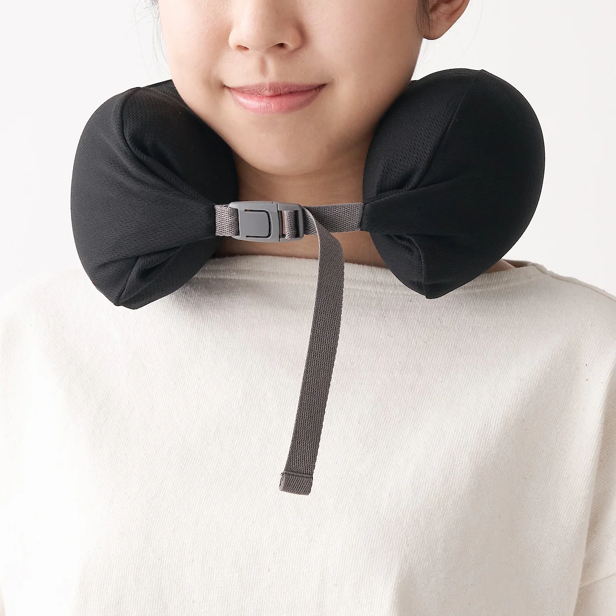 Fitted Neck Cushion - Image 13