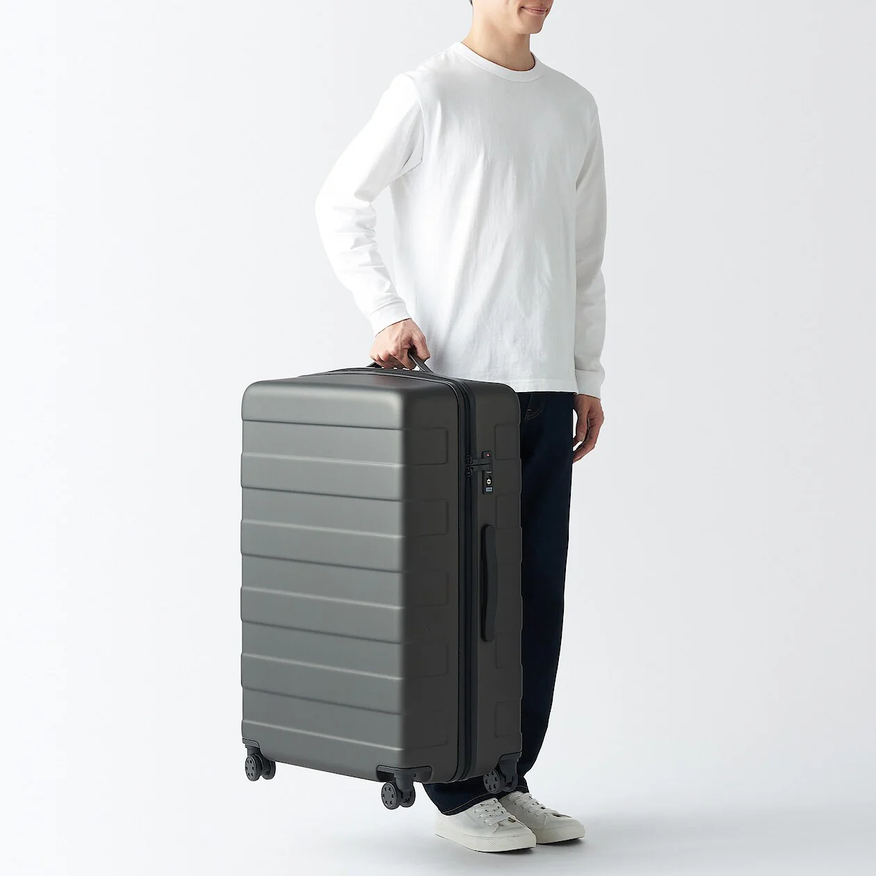 Hard Shell Suitcase - 105L (77cm) - Image 15