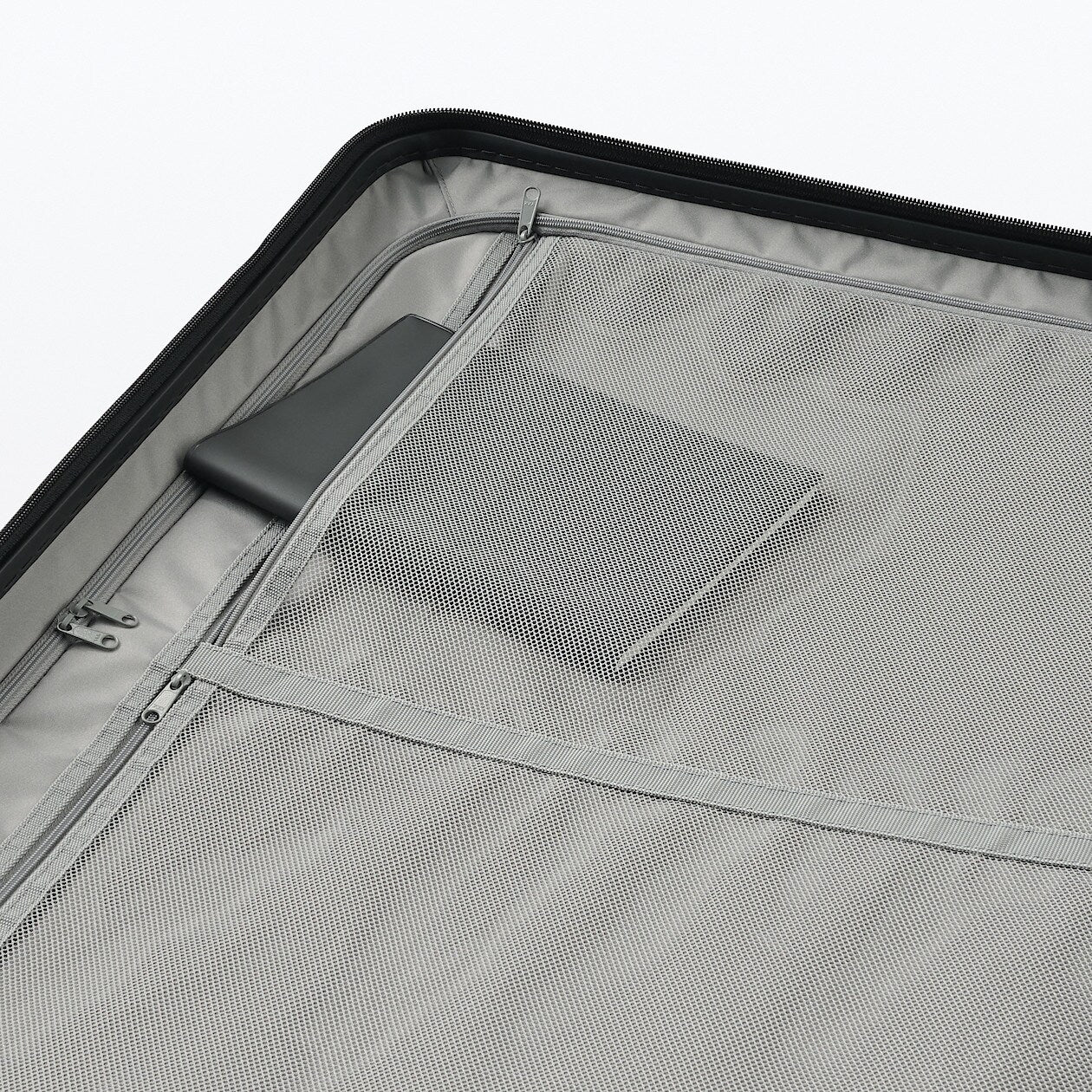 Hard Shell Suitcase - 105L (77cm) - Image 9