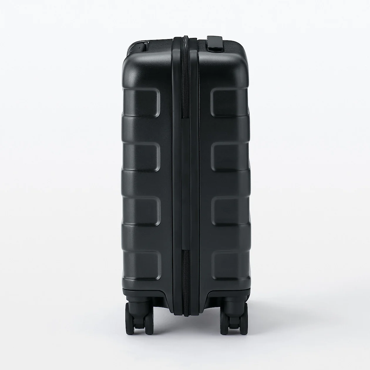 Hard Shell Suitcase - 20L (47cm) - Image 17