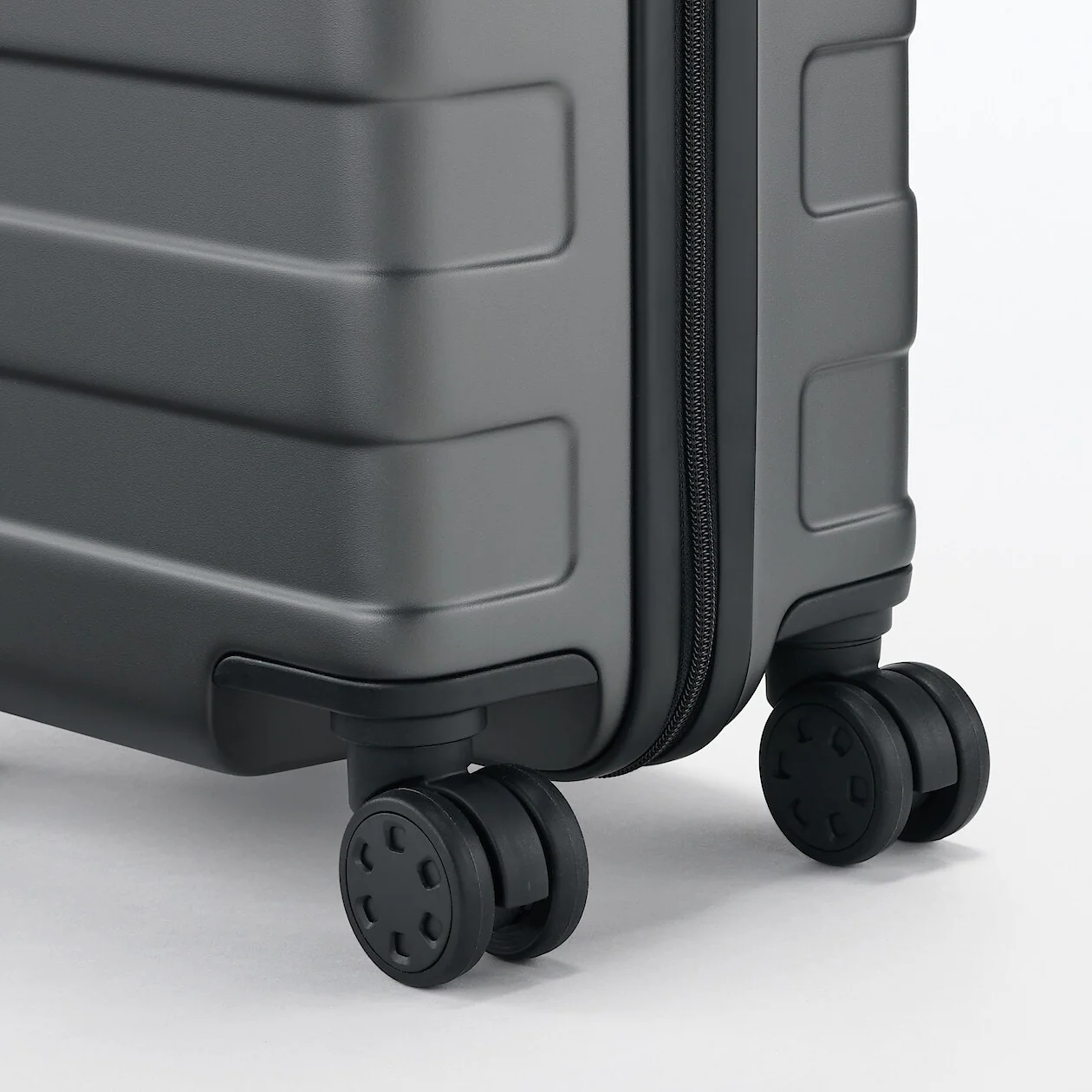 Hard Shell Suitcase - 20L (47cm) - Image 58
