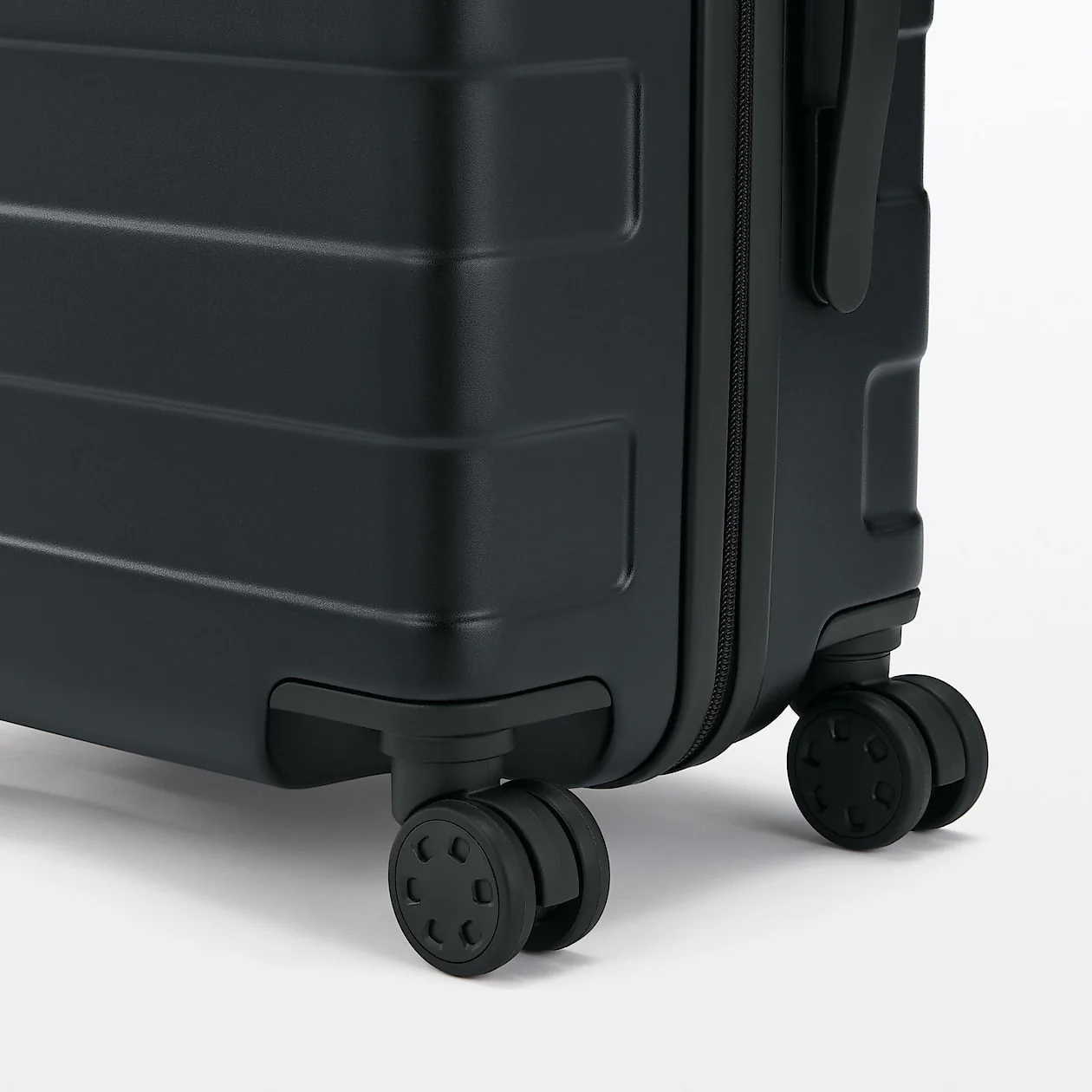 Hard Shell Suitcase - 36L (54cm) - Image 108