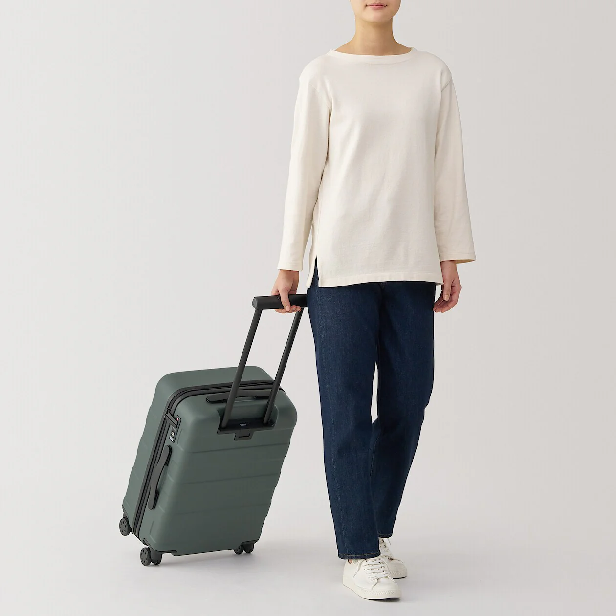 Hard Shell Suitcase - 36L (54cm) - Image 132