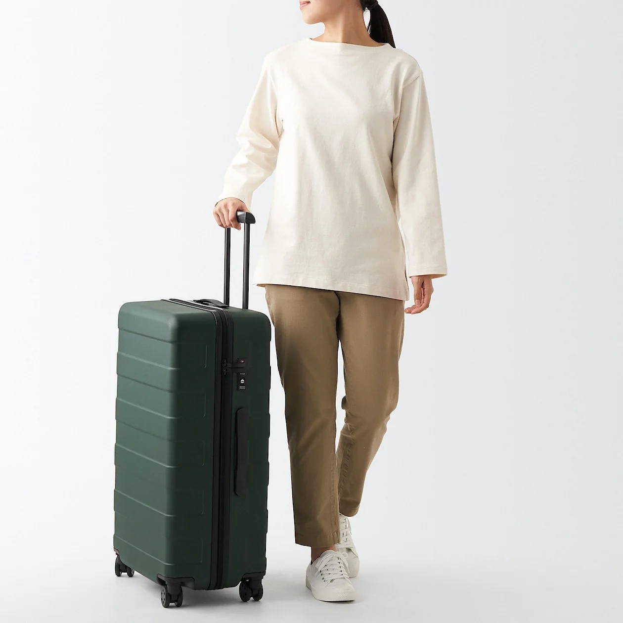Hard Shell Suitcase - 75L (71.5cm) - Black - Image 12