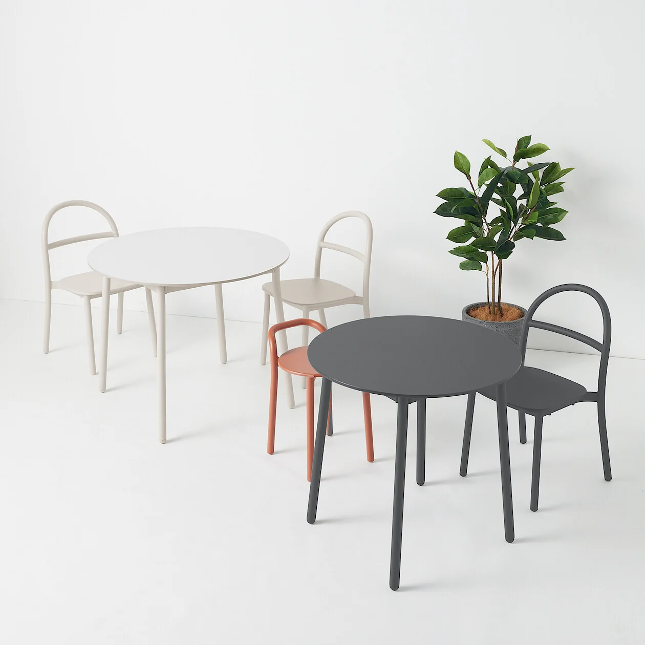 Indoor/Outdoor Round Table with Aluminium Legs - Image 23