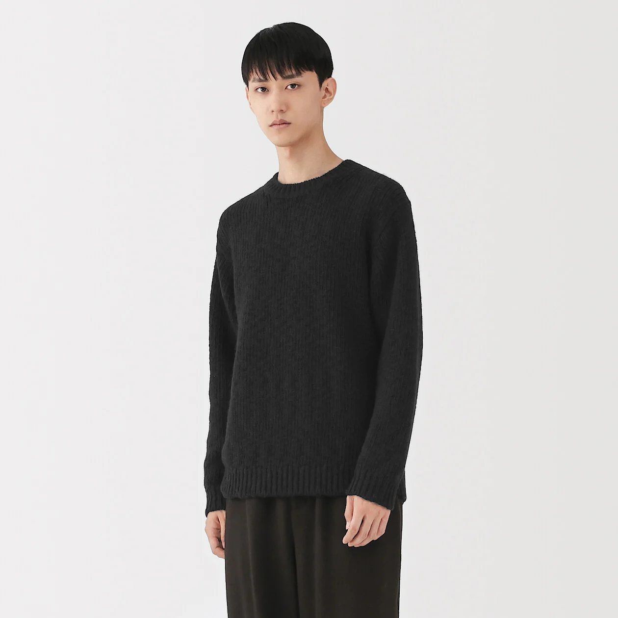 Merino Wool Low-Gauge Crewneck Sweater - Image 15