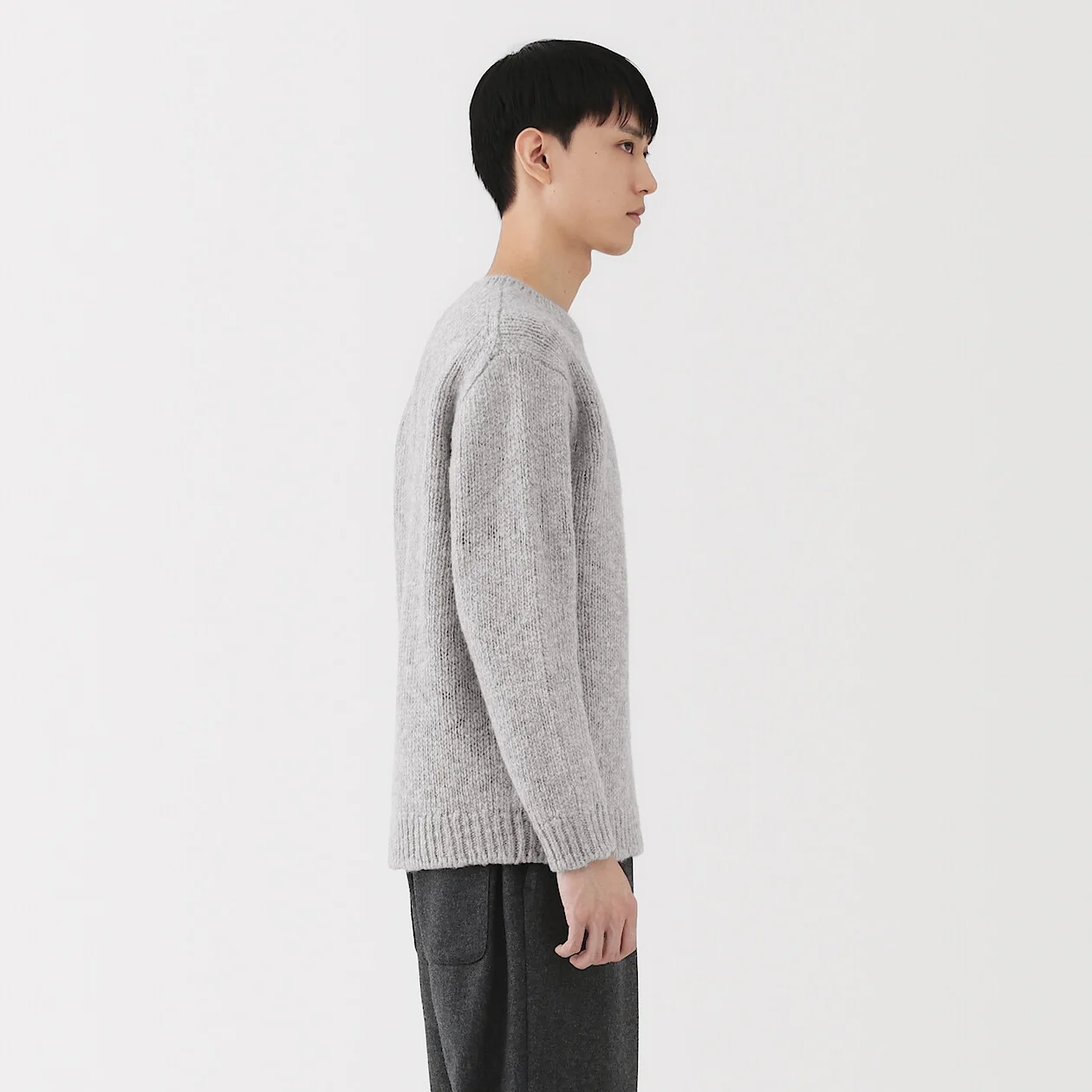 Merino Wool Low-Gauge Crewneck Sweater - Image 9