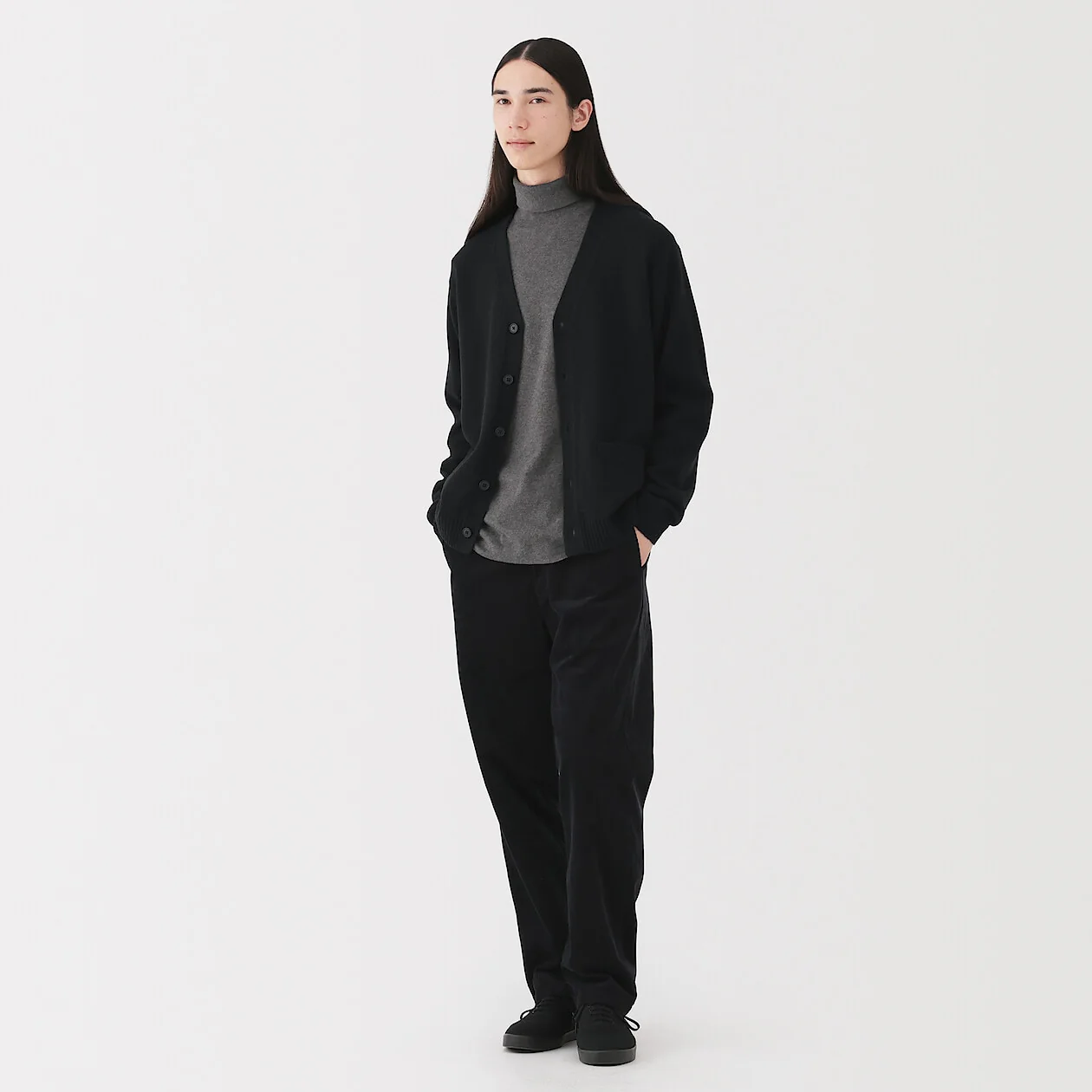 Washable Wool Mid Gauge V-Neck Cardigan - Image 11