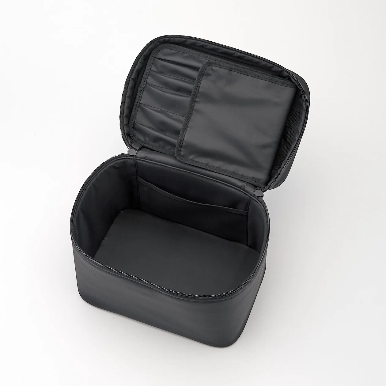 Nylon Makeup Box - Image 10