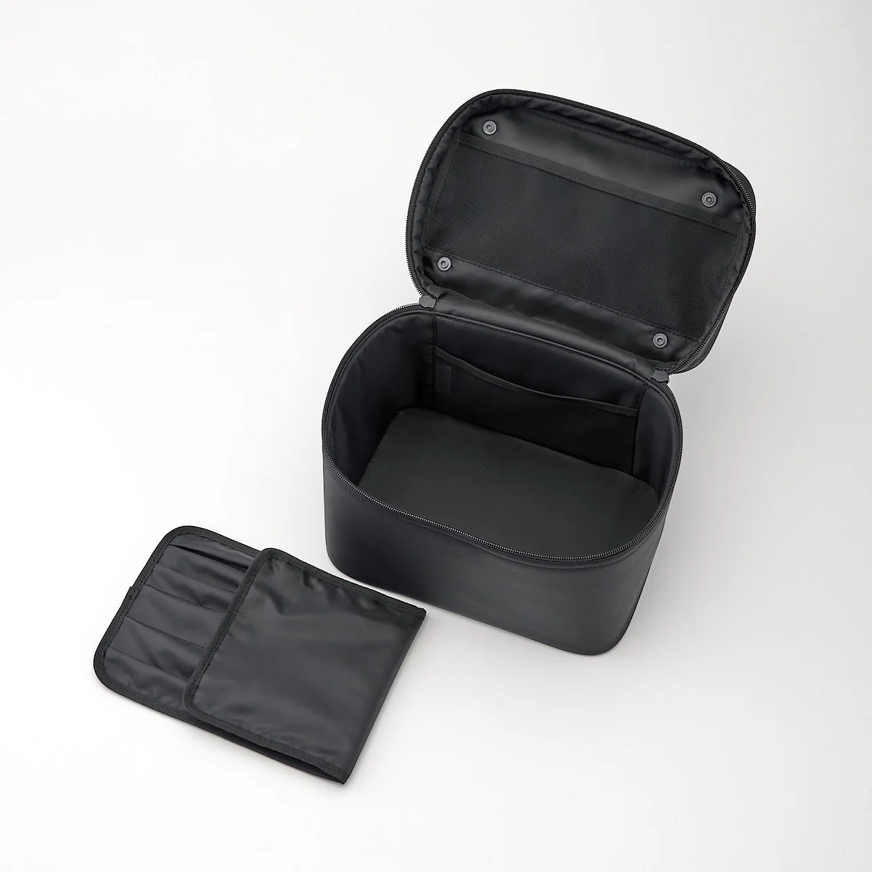 Nylon Makeup Box - Image 12