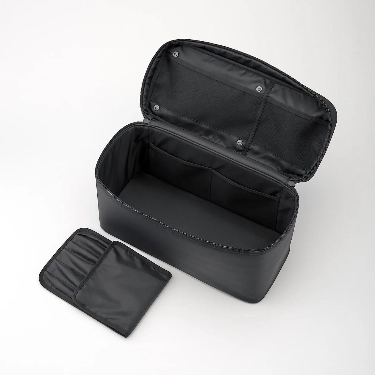 Nylon Makeup Box - Image 18