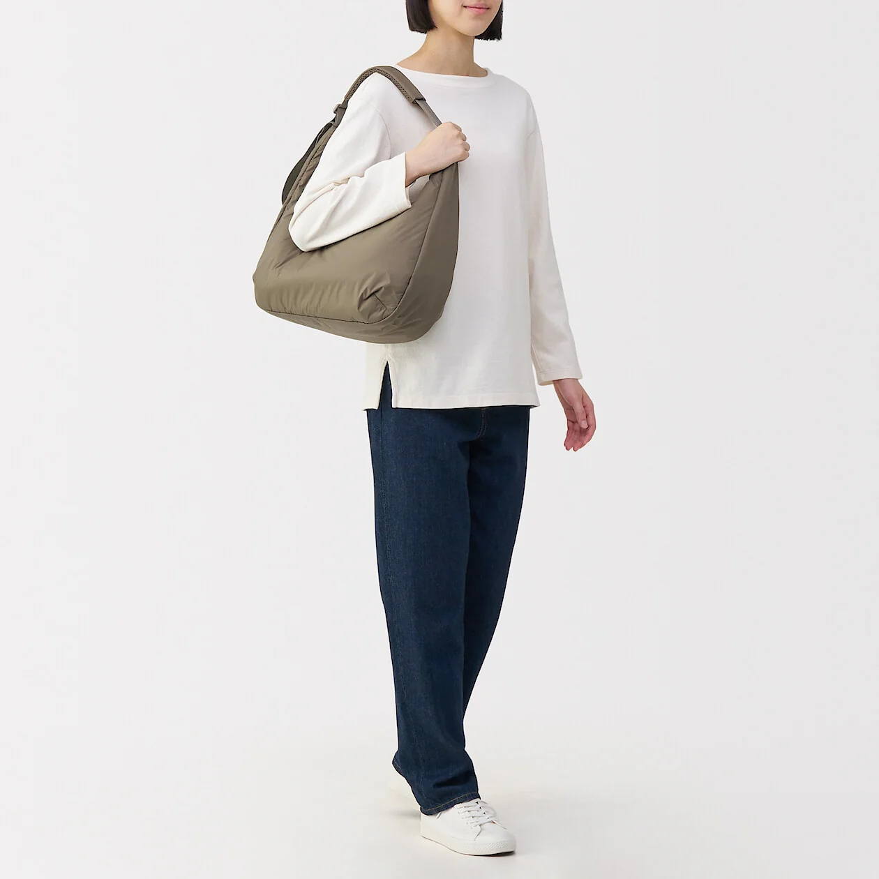 2-Way Water Repellent Padded One Shoulder Bag - Image 20