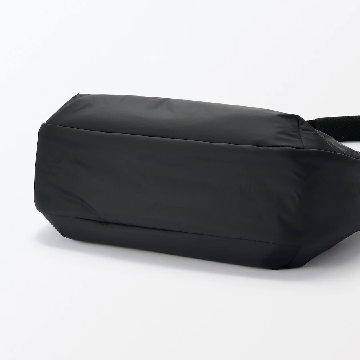 2-Way Water Repellent Padded One Shoulder Bag - Image 5
