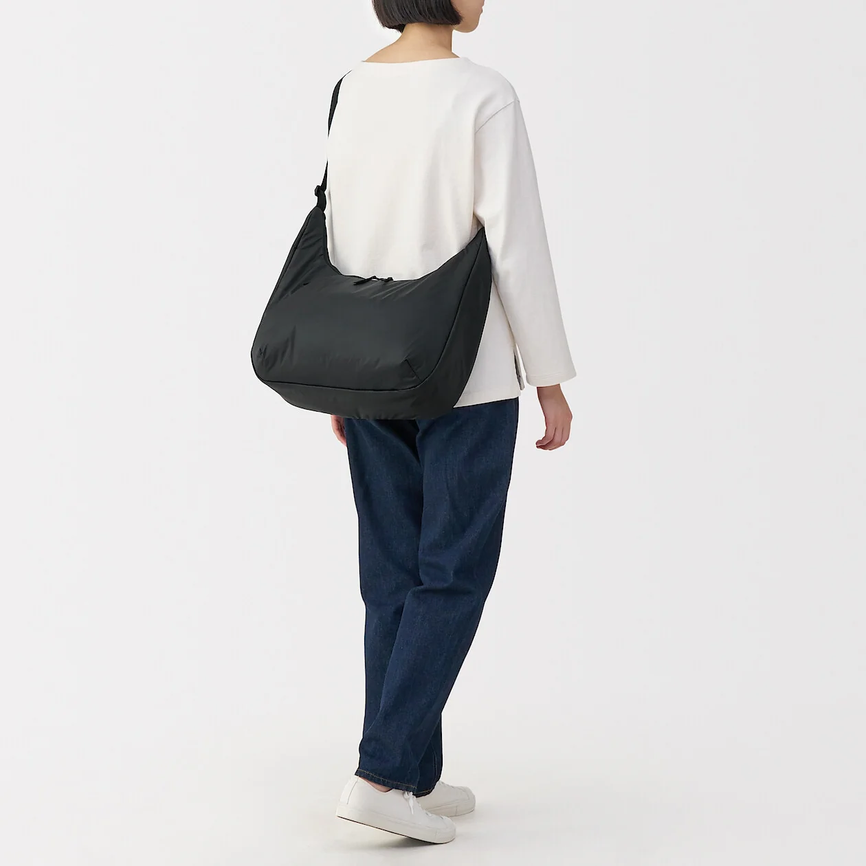 2-Way Water Repellent Padded One Shoulder Bag - Image 9