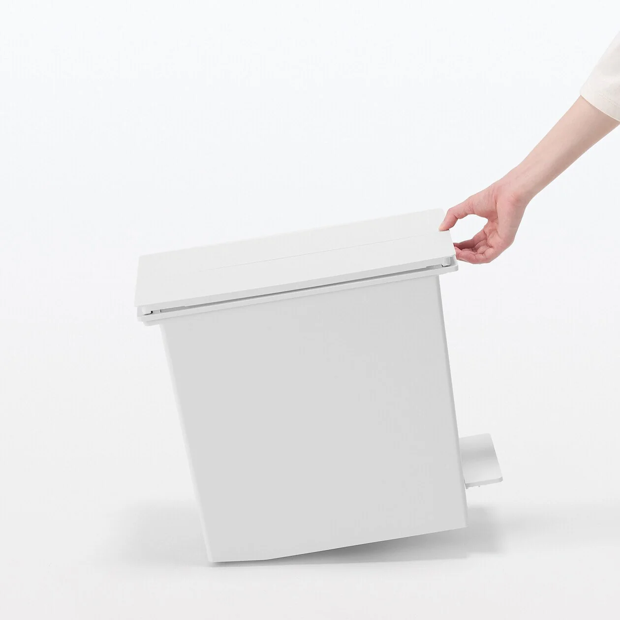 Polypropylene Pedal Dust Bin - Image 9