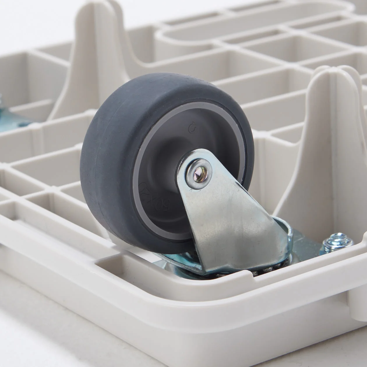 Polypropylene Wheeled Platform - Image 3