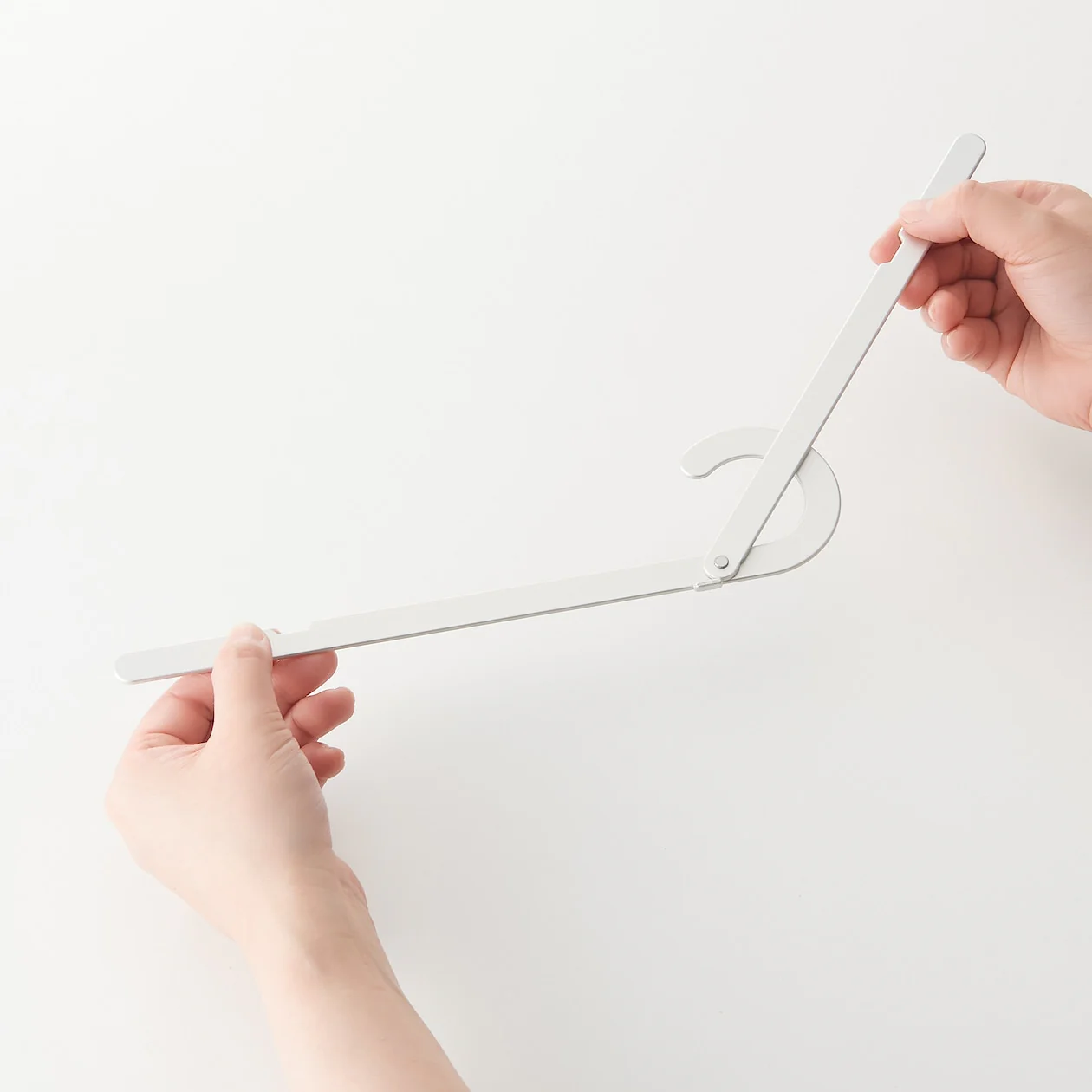 Portable Aluminium Folding Hanger - Image 8