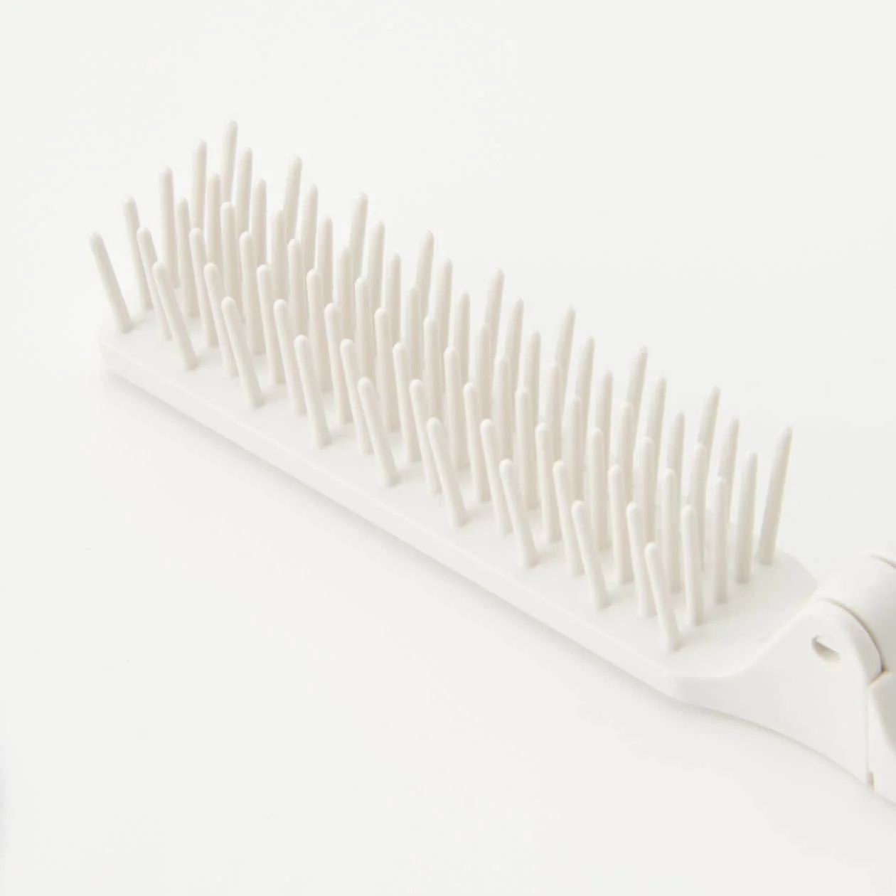Portable Folding Hair Brush - Image 4