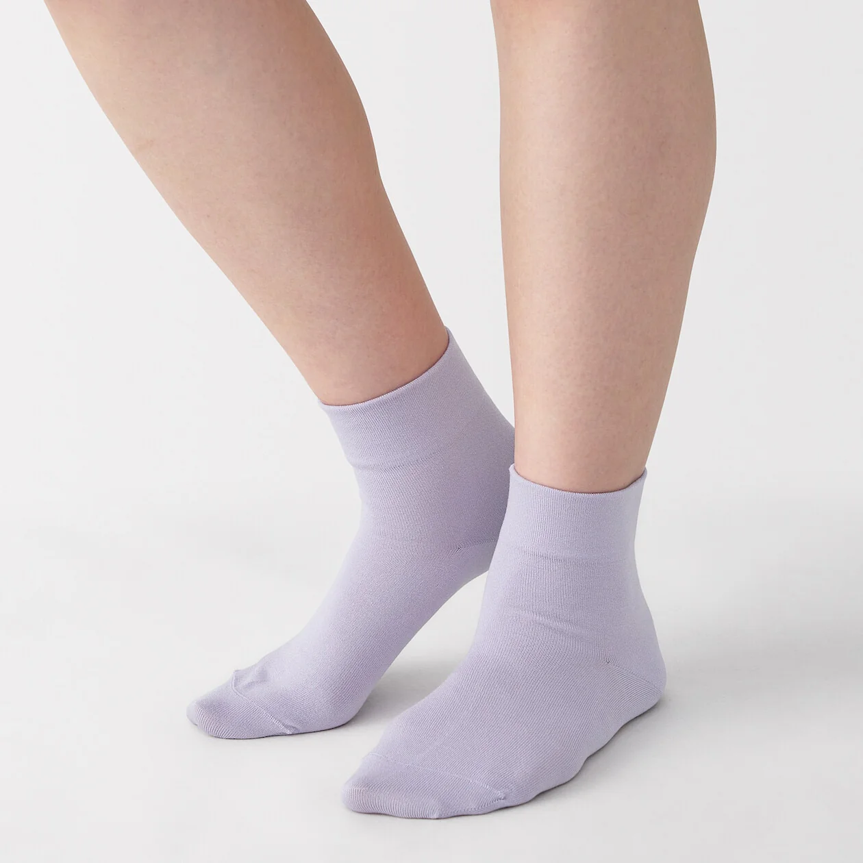 Right Angle Rayon Blend Loose Top Short Socks - Image 17