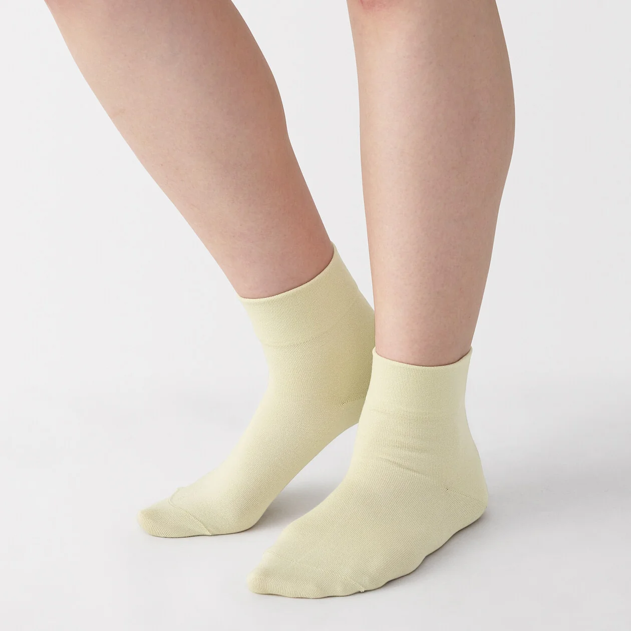 Right Angle Rayon Blend Loose Top Short Socks - Image 5