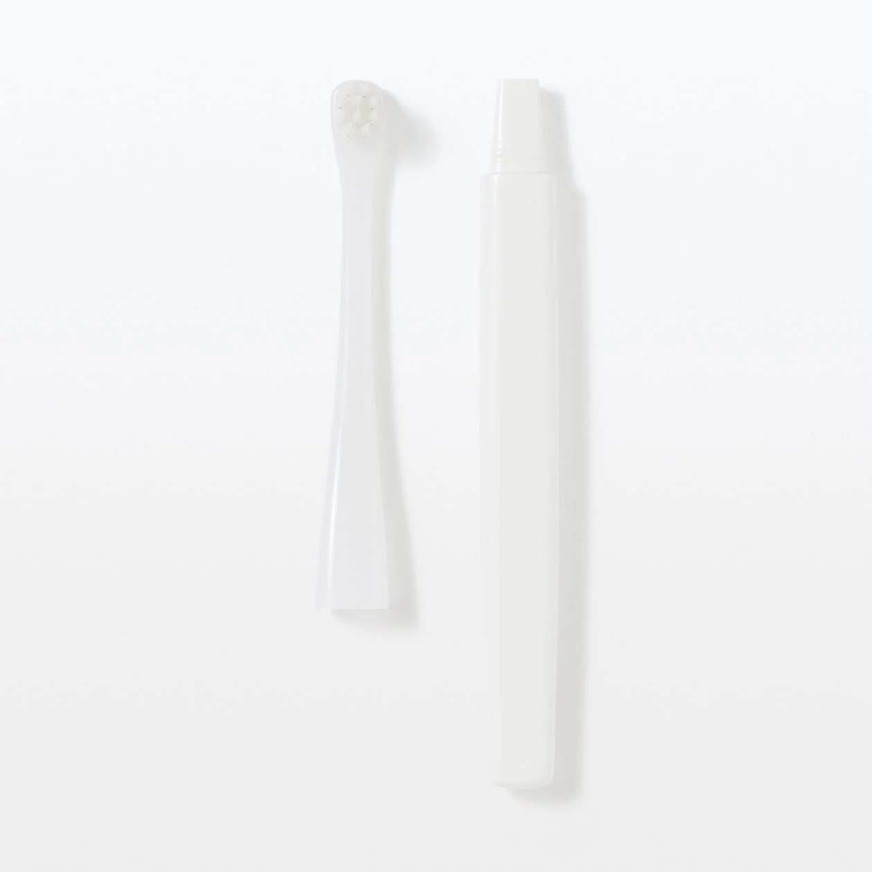 Replaceable Head Spot Cleaning Toothbrush - Image 12