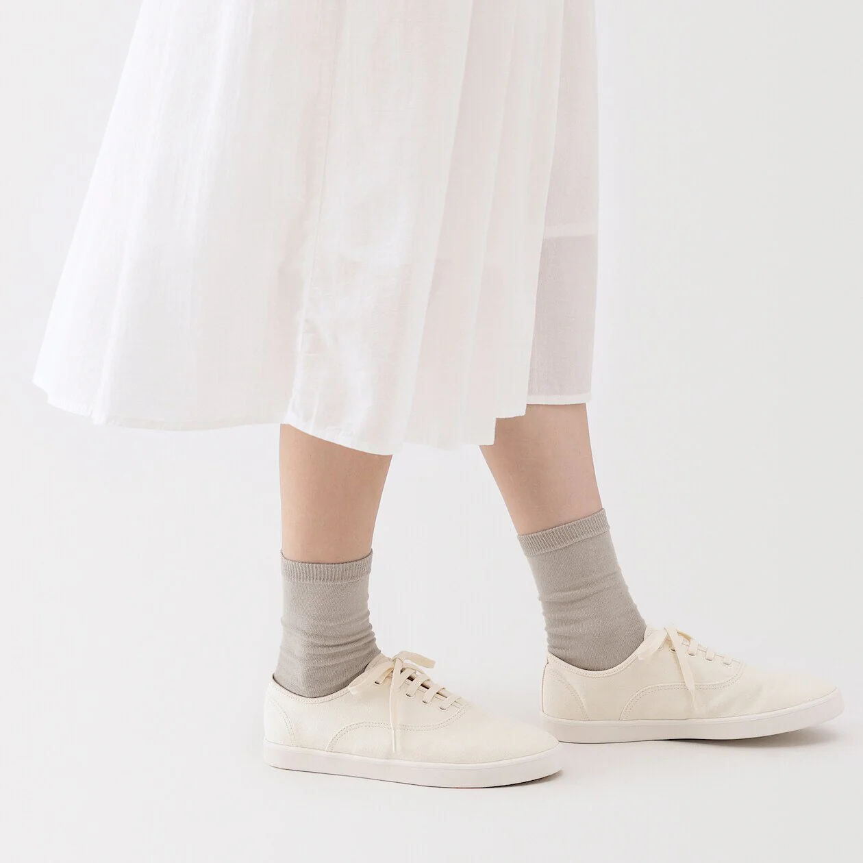 Right Angle 3 Layer Loose Top Socks - Image 19