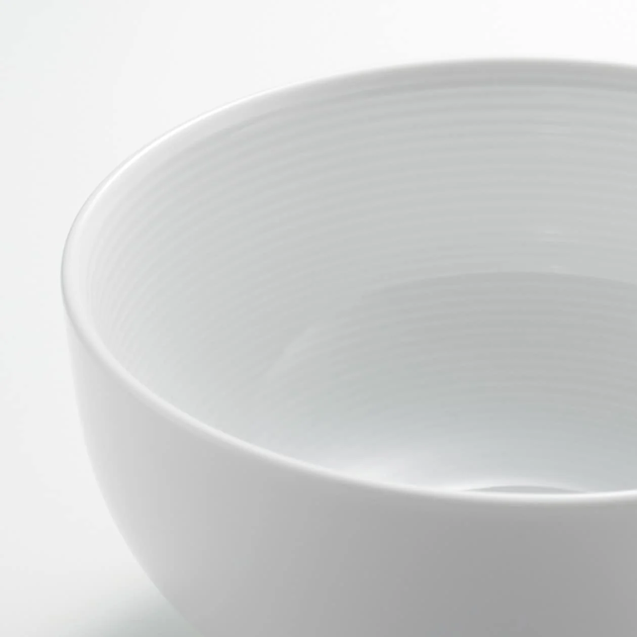 White Porcelain Donburi Bowl - Small - Image 5
