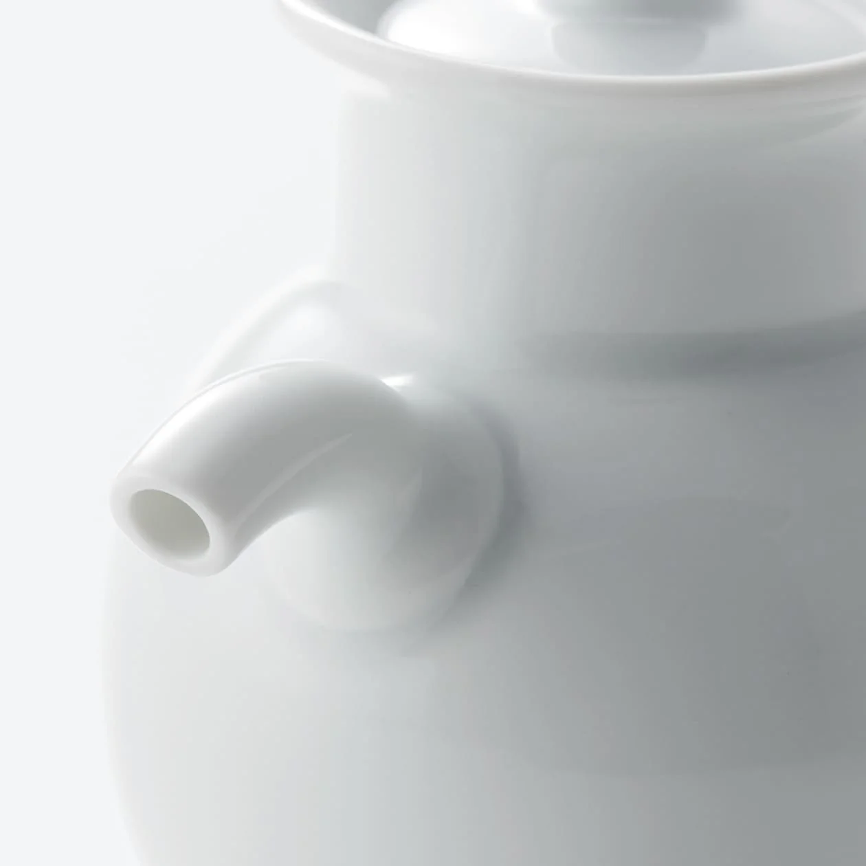 White Porcelain Soy Sauce Pot - Image 6