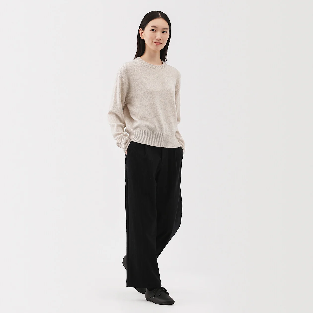 Washable Wool Mid Gauge Crewneck Sweater - Image 13